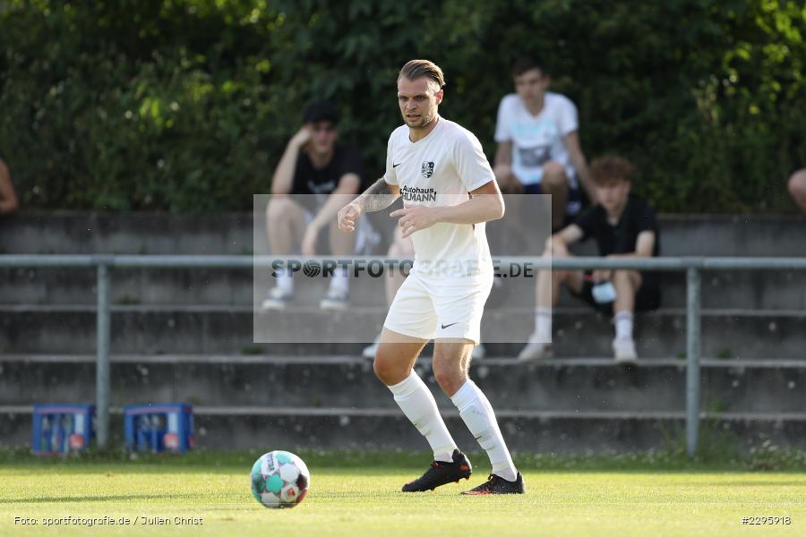 Marvin Schramm, KRE Sportpark, Würzburg, 18.06.2021, Freundschaftsspiele, BFV, sport, action, Fussball, Deutschland, Juni 2021, Saison 2021/2022, TSV, FWK, TSV Karlburg, FC Würzburger Kickers - Bild-ID: 2295918
