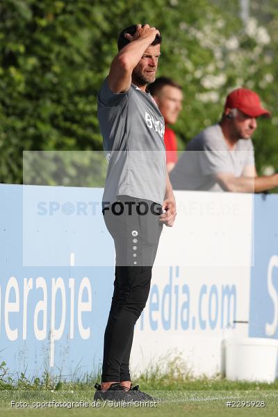 Gestik, Torsten Ziegner, KRE Sportpark, Würzburg, 18.06.2021, Freundschaftsspiele, BFV, sport, action, Fussball, Deutschland, Juni 2021, Saison 2021/2022, TSV, FWK, TSV Karlburg, FC Würzburger Kickers - Bild-ID: 2295928