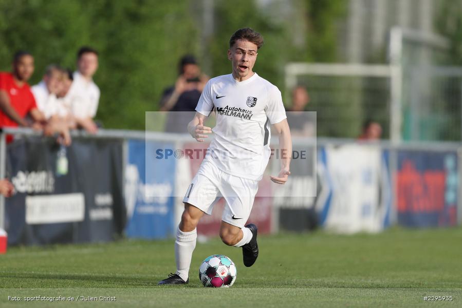 Jari Heuchert, KRE Sportpark, Würzburg, 18.06.2021, Freundschaftsspiele, BFV, sport, action, Fussball, Deutschland, Juni 2021, Saison 2021/2022, TSV, FWK, TSV Karlburg, FC Würzburger Kickers - Bild-ID: 2295935