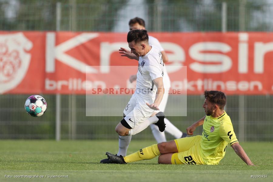 Paul Karle, KRE Sportpark, Würzburg, 18.06.2021, Freundschaftsspiele, BFV, sport, action, Fussball, Deutschland, Juni 2021, Saison 2021/2022, TSV, FWK, TSV Karlburg, FC Würzburger Kickers - Bild-ID: 2295937