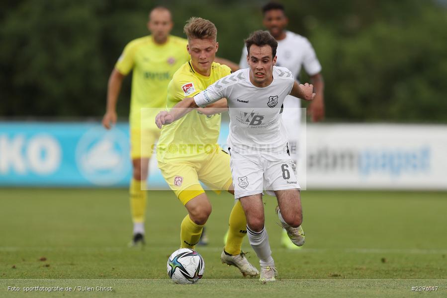 Leon Schneider, Marcel Volkmuth, Sportplatz Am Sonnenstuhl, Randersacker, 23.06.2021, Freundschaftsspiele, Regionalliga Bayern, 3. Liga, DFB, sport, action, Fussball, Deutschland, Juni 2021, Saison 2021/2022, TSV, FWK, TSV Aubstadt, FC Würzburger Kickers - Bild-ID: 2296147