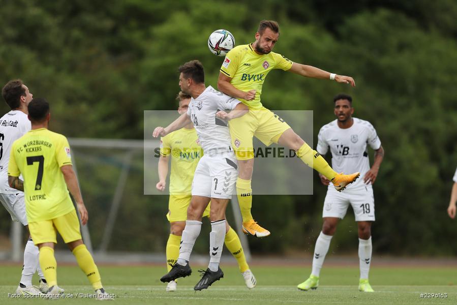Daniel Leicht, David Kopacz, Sportplatz Am Sonnenstuhl, Randersacker, 23.06.2021, Freundschaftsspiele, Regionalliga Bayern, 3. Liga, DFB, sport, action, Fussball, Deutschland, Juni 2021, Saison 2021/2022, TSV, FWK, TSV Aubstadt, FC Würzburger Kickers - Bild-ID: 2296163