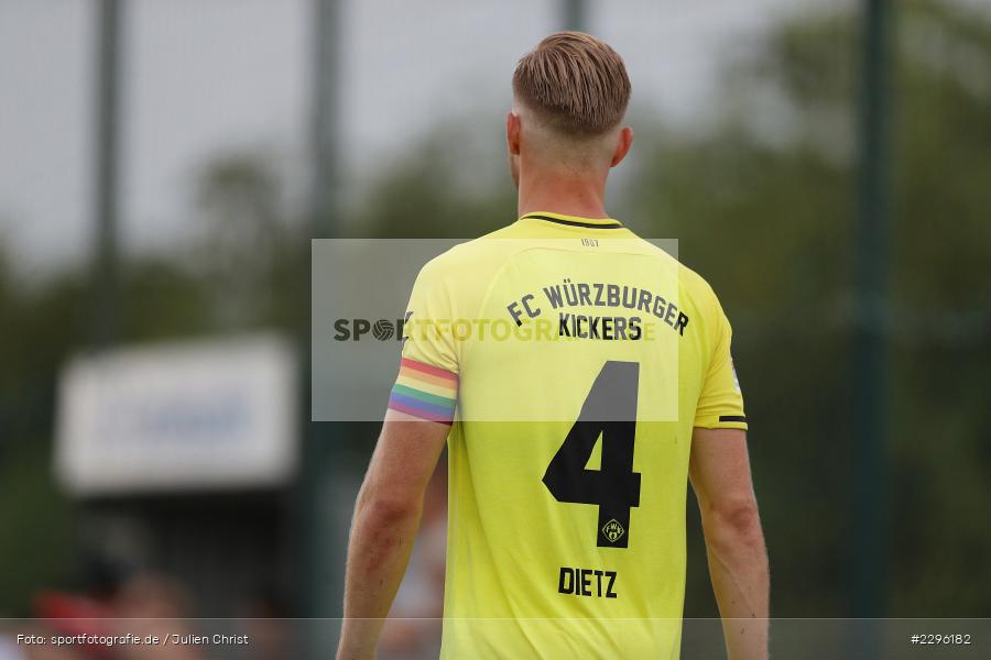 Rückennummer, Regenbogenbinde, Lars Dietz, Sportplatz Am Sonnenstuhl, Randersacker, 23.06.2021, Freundschaftsspiele, Regionalliga Bayern, 3. Liga, DFB, sport, action, Fussball, Deutschland, Juni 2021, Saison 2021/2022, TSV, FWK, TSV Aubstadt, FC Würzburger Kickers - Bild-ID: 2296182 Rückennummer, Regenbogenbinde, Lars Dietz, Sportplatz Am Sonnenstuhl, Randersacker, 23.06.2021, Freundschaftsspiele, Regionalliga Bayern, 3. Liga, DFB, sport, action, Fussball, Deutschland, Juni 2021, Saison 2021/2022, TSV, FWK, TSV Aubstadt, FC Würzburger Kickers - Bild-ID: 2296182