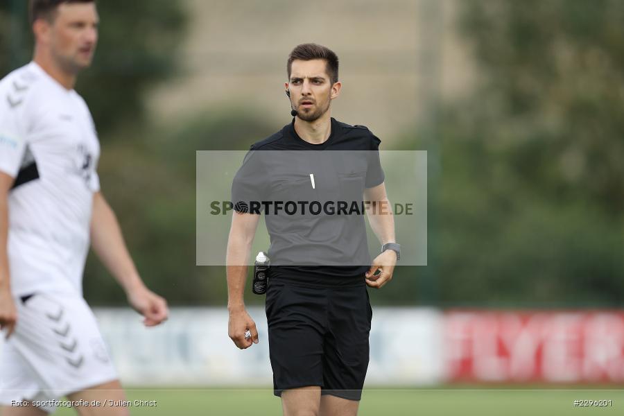 Schiedsrichter, Maximilian Ziegler, Sportplatz Am Sonnenstuhl, Randersacker, 23.06.2021, Freundschaftsspiele, Regionalliga Bayern, 3. Liga, DFB, sport, action, Fussball, Deutschland, Juni 2021, Saison 2021/2022, TSV, FWK, TSV Aubstadt, FC Würzburger Kickers - Bild-ID: 2296201