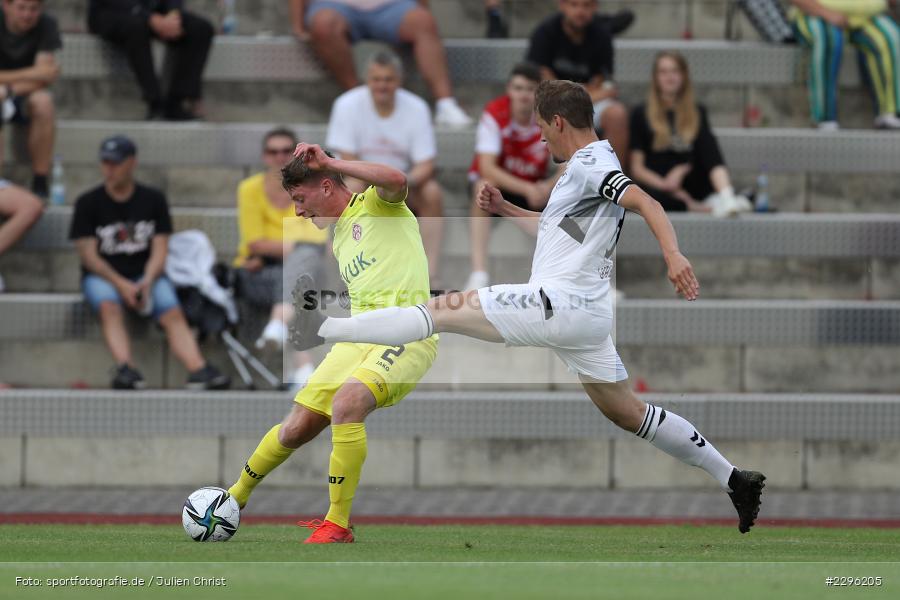 Dominik Grader, Dennis Waidner, Sportplatz Am Sonnenstuhl, Randersacker, 23.06.2021, Freundschaftsspiele, Regionalliga Bayern, 3. Liga, DFB, sport, action, Fussball, Deutschland, Juni 2021, Saison 2021/2022, TSV, FWK, TSV Aubstadt, FC Würzburger Kickers - Bild-ID: 2296205