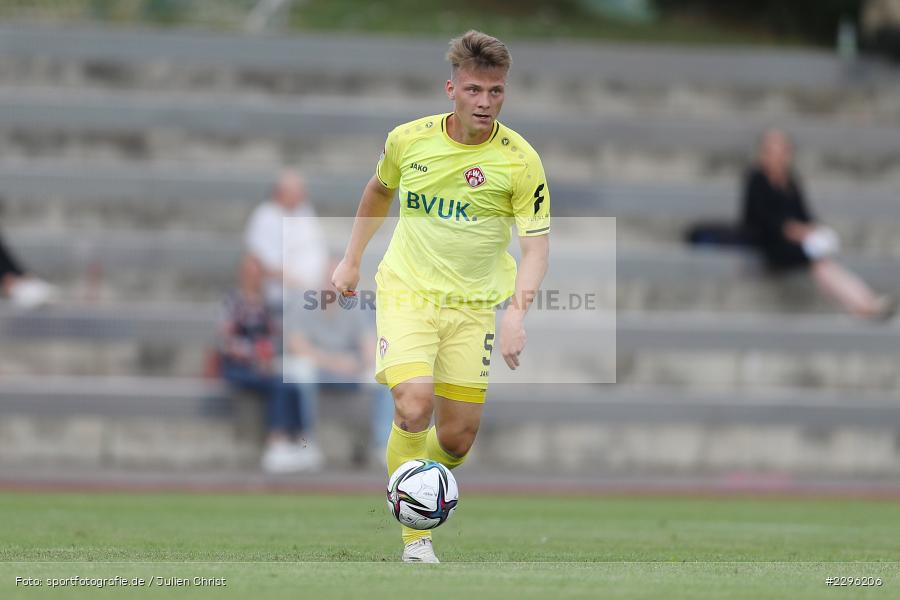 Leon Schneider, Sportplatz Am Sonnenstuhl, Randersacker, 23.06.2021, Freundschaftsspiele, Regionalliga Bayern, 3. Liga, DFB, sport, action, Fussball, Deutschland, Juni 2021, Saison 2021/2022, TSV, FWK, TSV Aubstadt, FC Würzburger Kickers - Bild-ID: 2296206