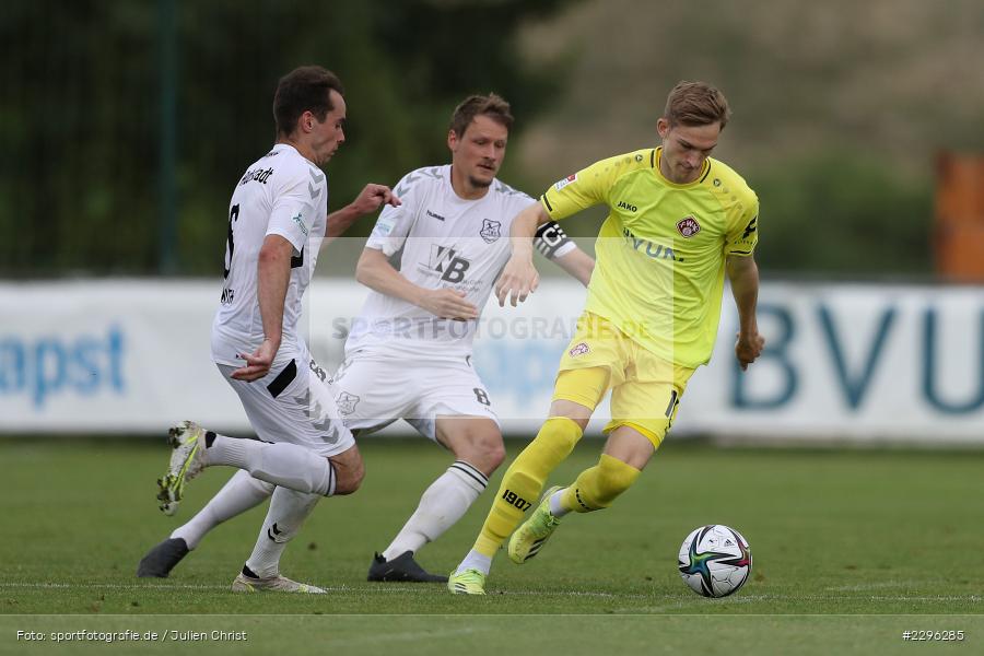 Dominik Grader, Maximilian Breunig, Sportplatz Am Sonnenstuhl, Randersacker, 23.06.2021, Freundschaftsspiele, Regionalliga Bayern, 3. Liga, DFB, sport, action, Fussball, Deutschland, Juni 2021, Saison 2021/2022, TSV, FWK, TSV Aubstadt, FC Würzburger Kickers - Bild-ID: 2296285