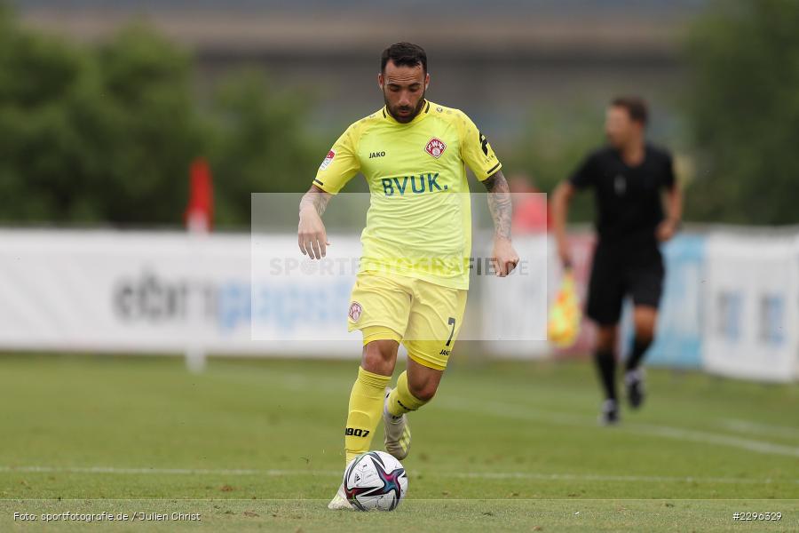 Mitja Lotric, Sportplatz Am Sonnenstuhl, Randersacker, 23.06.2021, Freundschaftsspiele, Regionalliga Bayern, 3. Liga, DFB, sport, action, Fussball, Deutschland, Juni 2021, Saison 2021/2022, TSV, FWK, TSV Aubstadt, FC Würzburger Kickers - Bild-ID: 2296329