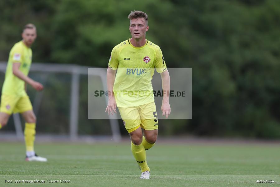 Leon Schneider, Sportplatz Am Sonnenstuhl, Randersacker, 23.06.2021, Freundschaftsspiele, Regionalliga Bayern, 3. Liga, DFB, sport, action, Fussball, Deutschland, Juni 2021, Saison 2021/2022, TSV, FWK, TSV Aubstadt, FC Würzburger Kickers - Bild-ID: 2296334 Leon Schneider, Sportplatz Am Sonnenstuhl, Randersacker, 23.06.2021, Freundschaftsspiele, Regionalliga Bayern, 3. Liga, DFB, sport, action, Fussball, Deutschland, Juni 2021, Saison 2021/2022, TSV, FWK, TSV Aubstadt, FC Würzburger Kickers - Bild-ID: 2296334