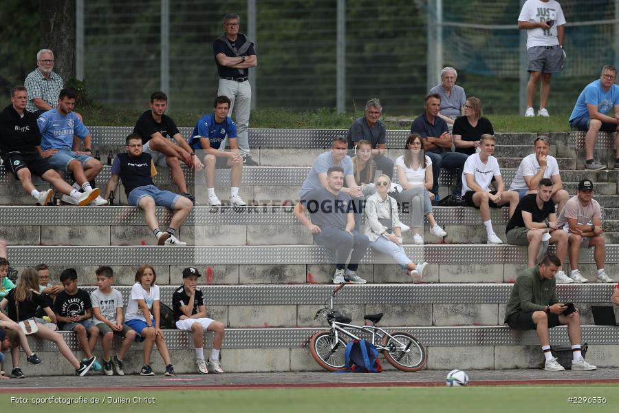 Zuschauer, Sportplatz Am Sonnenstuhl, Randersacker, 23.06.2021, Freundschaftsspiele, Regionalliga Bayern, 3. Liga, DFB, sport, action, Fussball, Deutschland, Juni 2021, Saison 2021/2022, TSV, FWK, TSV Aubstadt, FC Würzburger Kickers - Bild-ID: 2296336