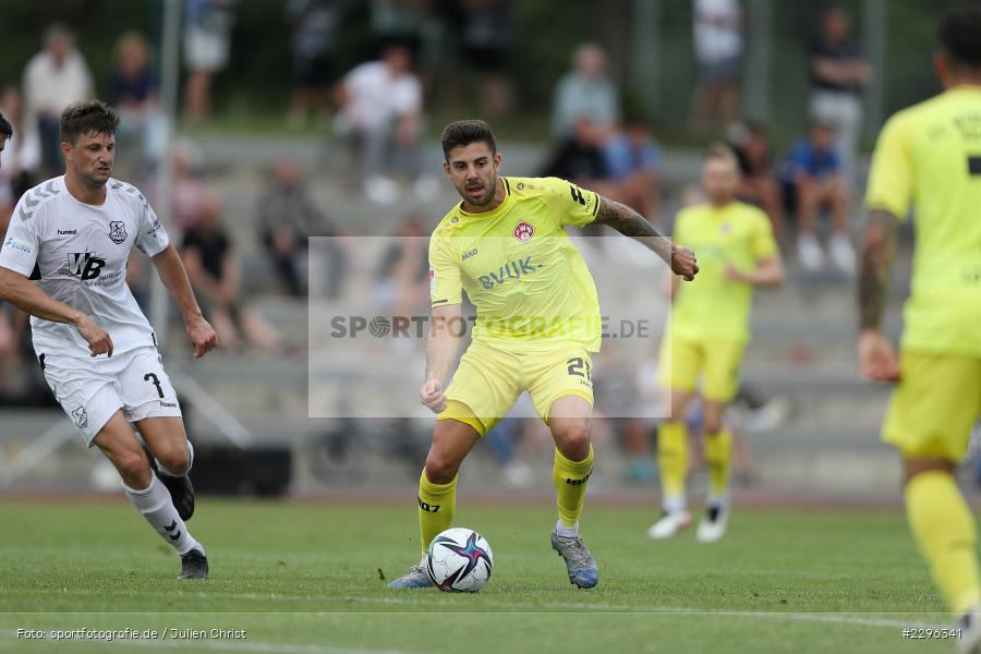 Moritz Heinrich, Sportplatz Am Sonnenstuhl, Randersacker, 23.06.2021, Freundschaftsspiele, Regionalliga Bayern, 3. Liga, DFB, sport, action, Fussball, Deutschland, Juni 2021, Saison 2021/2022, TSV, FWK, TSV Aubstadt, FC Würzburger Kickers - Bild-ID: 2296341