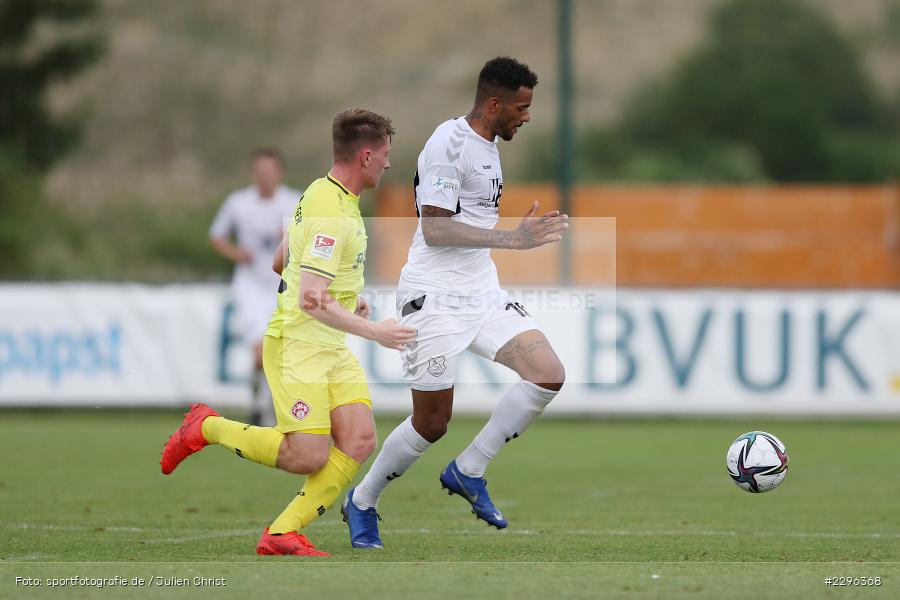Dennis Waidner, Michael Dellinger, Sportplatz Am Sonnenstuhl, Randersacker, 23.06.2021, Freundschaftsspiele, Regionalliga Bayern, 3. Liga, DFB, sport, action, Fussball, Deutschland, Juni 2021, Saison 2021/2022, TSV, FWK, TSV Aubstadt, FC Würzburger Kickers - Bild-ID: 2296368