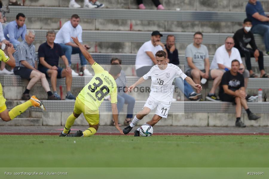 Robert Herrmann, Leonard Langhans, Sportplatz Am Sonnenstuhl, Randersacker, 23.06.2021, Freundschaftsspiele, Regionalliga Bayern, 3. Liga, DFB, sport, action, Fussball, Deutschland, Juni 2021, Saison 2021/2022, TSV, FWK, TSV Aubstadt, FC Würzburger Kickers - Bild-ID: 2296391