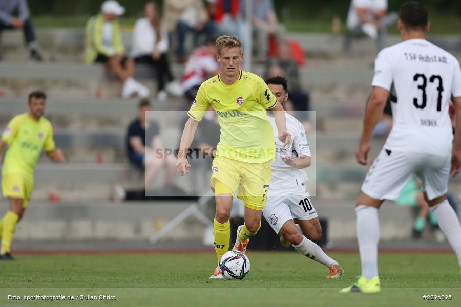 Niklas Hoffmann, Sportplatz Am Sonnenstuhl, Randersacker, 23.06.2021, Freundschaftsspiele, Regionalliga Bayern, 3. Liga, DFB, sport, action, Fussball, Deutschland, Juni 2021, Saison 2021/2022, TSV, FWK, TSV Aubstadt, FC Würzburger Kickers - Bild-ID: 2296395