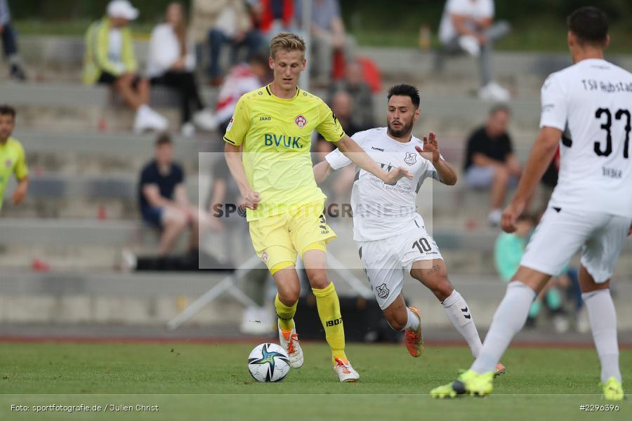 Niklas Hoffmann, Sportplatz Am Sonnenstuhl, Randersacker, 23.06.2021, Freundschaftsspiele, Regionalliga Bayern, 3. Liga, DFB, sport, action, Fussball, Deutschland, Juni 2021, Saison 2021/2022, TSV, FWK, TSV Aubstadt, FC Würzburger Kickers - Bild-ID: 2296396