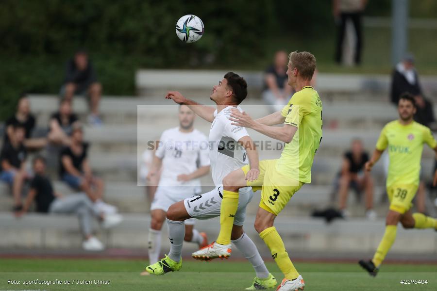 Niklas Hoffmann, Christopher Bieber, Sportplatz Am Sonnenstuhl, Randersacker, 23.06.2021, Freundschaftsspiele, Regionalliga Bayern, 3. Liga, DFB, sport, action, Fussball, Deutschland, Juni 2021, Saison 2021/2022, TSV, FWK, TSV Aubstadt, FC Würzburger Kickers - Bild-ID: 2296404