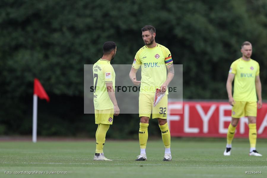 Vereinswappen, Christian Strohdiek, Sportplatz Am Sonnenstuhl, Randersacker, 23.06.2021, Freundschaftsspiele, Regionalliga Bayern, 3. Liga, DFB, sport, action, Fussball, Deutschland, Juni 2021, Saison 2021/2022, TSV, FWK, TSV Aubstadt, FC Würzburger Kickers - Bild-ID: 2296414