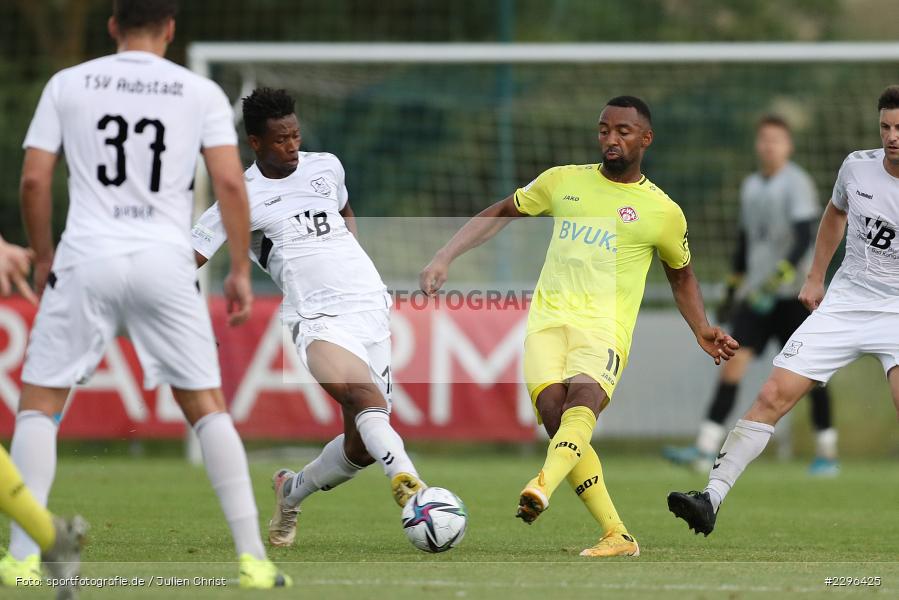 Saliou Sane, Essa Ganes, Sportplatz Am Sonnenstuhl, Randersacker, 23.06.2021, Freundschaftsspiele, Regionalliga Bayern, 3. Liga, DFB, sport, action, Fussball, Deutschland, Juni 2021, Saison 2021/2022, TSV, FWK, TSV Aubstadt, FC Würzburger Kickers - Bild-ID: 2296425
