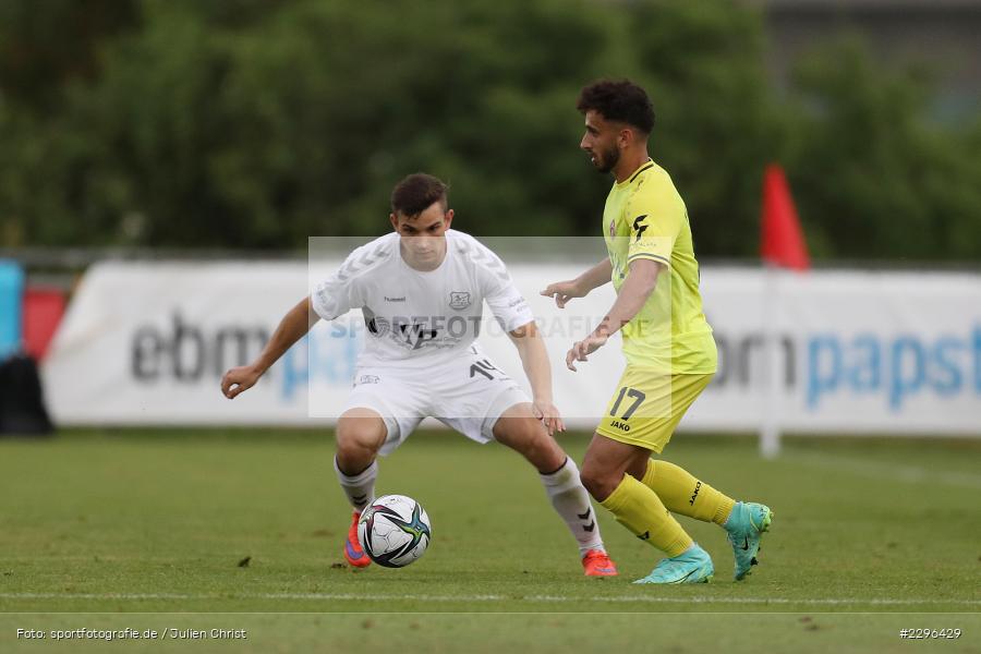 Lennart Seufert, Dildar Atmaca, Sportplatz Am Sonnenstuhl, Randersacker, 23.06.2021, Freundschaftsspiele, Regionalliga Bayern, 3. Liga, DFB, sport, action, Fussball, Deutschland, Juni 2021, Saison 2021/2022, TSV, FWK, TSV Aubstadt, FC Würzburger Kickers - Bild-ID: 2296429 Lennart Seufert, Dildar Atmaca, Sportplatz Am Sonnenstuhl, Randersacker, 23.06.2021, Freundschaftsspiele, Regionalliga Bayern, 3. Liga, DFB, sport, action, Fussball, Deutschland, Juni 2021, Saison 2021/2022, TSV, FWK, TSV Aubstadt, FC Würzburger Kickers - Bild-ID: 2296429