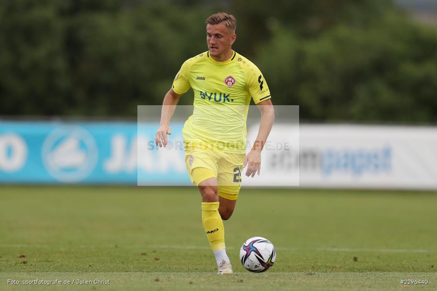 Alexander Lungwitz, Sportplatz Am Sonnenstuhl, Randersacker, 23.06.2021, Freundschaftsspiele, Regionalliga Bayern, 3. Liga, DFB, sport, action, Fussball, Deutschland, Juni 2021, Saison 2021/2022, TSV, FWK, TSV Aubstadt, FC Würzburger Kickers - Bild-ID: 2296440