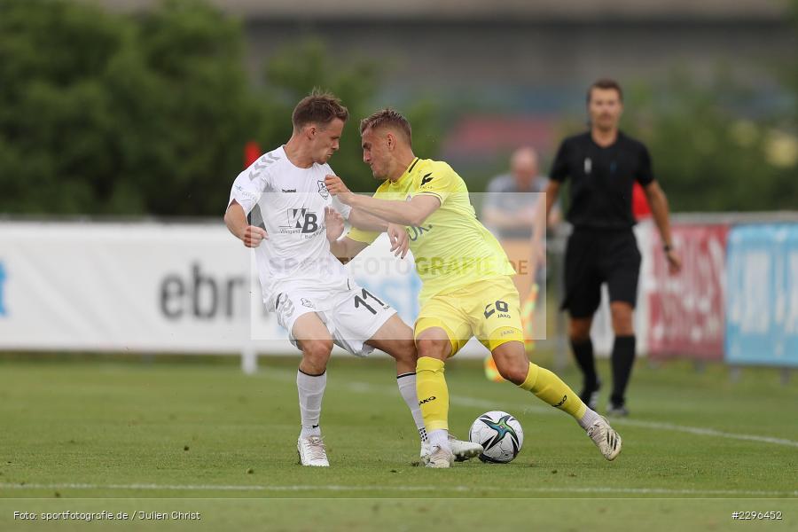 Leonard Langhans, Sportplatz Am Sonnenstuhl, Randersacker, 23.06.2021, Freundschaftsspiele, Regionalliga Bayern, 3. Liga, DFB, sport, action, Fussball, Deutschland, Juni 2021, Saison 2021/2022, TSV, FWK, TSV Aubstadt, FC Würzburger Kickers - Bild-ID: 2296452