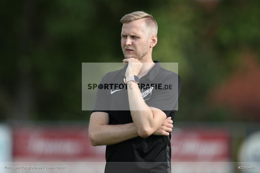 Trainer, Felix Strohmenger, Sportgelände, Retzbach, 25.06.2021, Freundschaftsspiele, sport, action, Fussball, Deutschland, Juni 2021, Saison 2021/2022, BSC, TSV, BSC Aura, TSV Retzbach - Bild-ID: 2296480