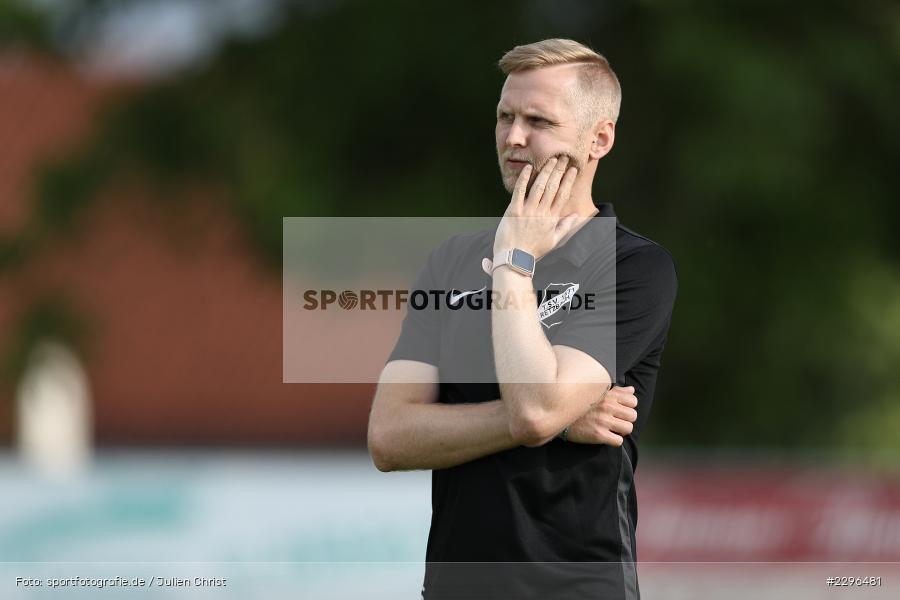 Trainer, Felix Strohmenger, Sportgelände, Retzbach, 25.06.2021, Freundschaftsspiele, sport, action, Fussball, Deutschland, Juni 2021, Saison 2021/2022, BSC, TSV, BSC Aura, TSV Retzbach - Bild-ID: 2296481