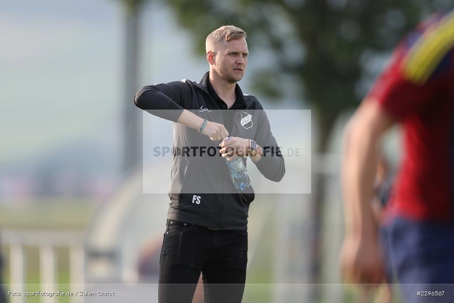 Trainer, Felix Strohmenger, Sportgelände, Retzbach, 25.06.2021, Freundschaftsspiele, sport, action, Fussball, Deutschland, Juni 2021, Saison 2021/2022, BSC, TSV, BSC Aura, TSV Retzbach - Bild-ID: 2296567