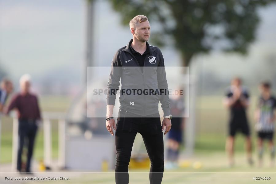 Trainer, Felix Strohmenger, Sportgelände, Retzbach, 25.06.2021, Freundschaftsspiele, sport, action, Fussball, Deutschland, Juni 2021, Saison 2021/2022, BSC, TSV, BSC Aura, TSV Retzbach - Bild-ID: 2296569