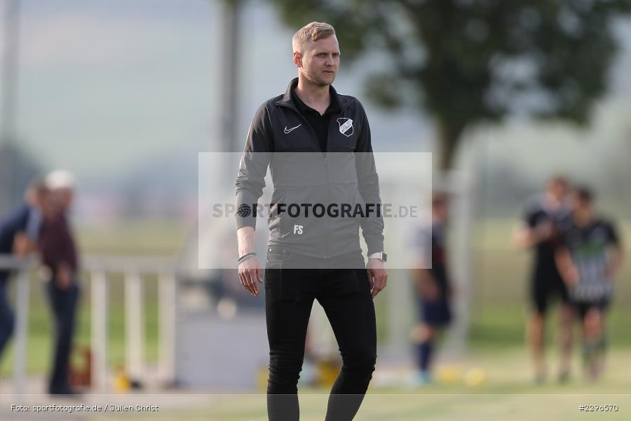 Trainer, Felix Strohmenger, Sportgelände, Retzbach, 25.06.2021, Freundschaftsspiele, sport, action, Fussball, Deutschland, Juni 2021, Saison 2021/2022, BSC, TSV, BSC Aura, TSV Retzbach - Bild-ID: 2296570