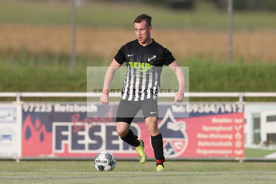 Adrian Freier, Sportgelände, Retzbach, 25.06.2021, Freundschaftsspiele, sport, action, Fussball, Deutschland, Juni 2021, Saison 2021/2022, BSC, TSV, BSC Aura, TSV Retzbach - Bild-ID: 2296650