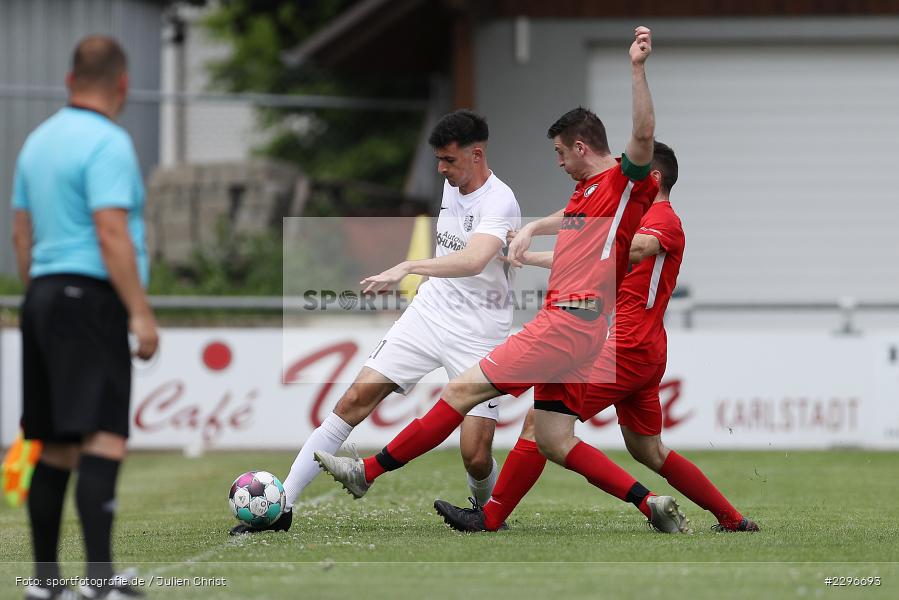 Julian Etzel, Max Lambrecht, Sportgelände, Karlburg, 27.06.2021, Freundschaftsspiele, sport, action, Fussball, Deutschland, Juni 2021, Saison 2021/2022, TUS, TSV, TuS Frammersbach, TSV Karlburg - Bild-ID: 2296693
