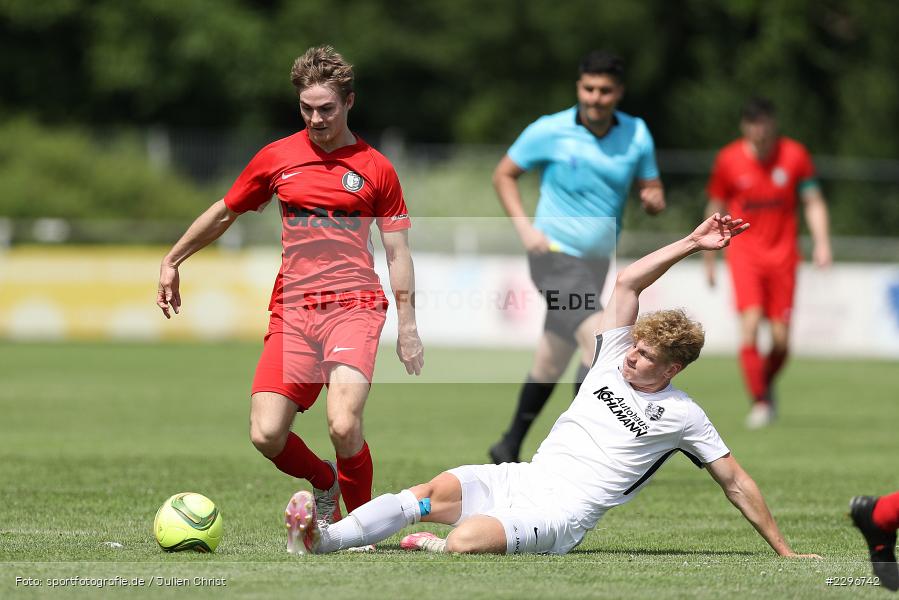 Tim Zachrau, Adrian Winter, Sportgelände, Karlburg, 27.06.2021, Freundschaftsspiele, sport, action, Fussball, Deutschland, Juni 2021, Saison 2021/2022, TUS, TSV, TuS Frammersbach, TSV Karlburg - Bild-ID: 2296742