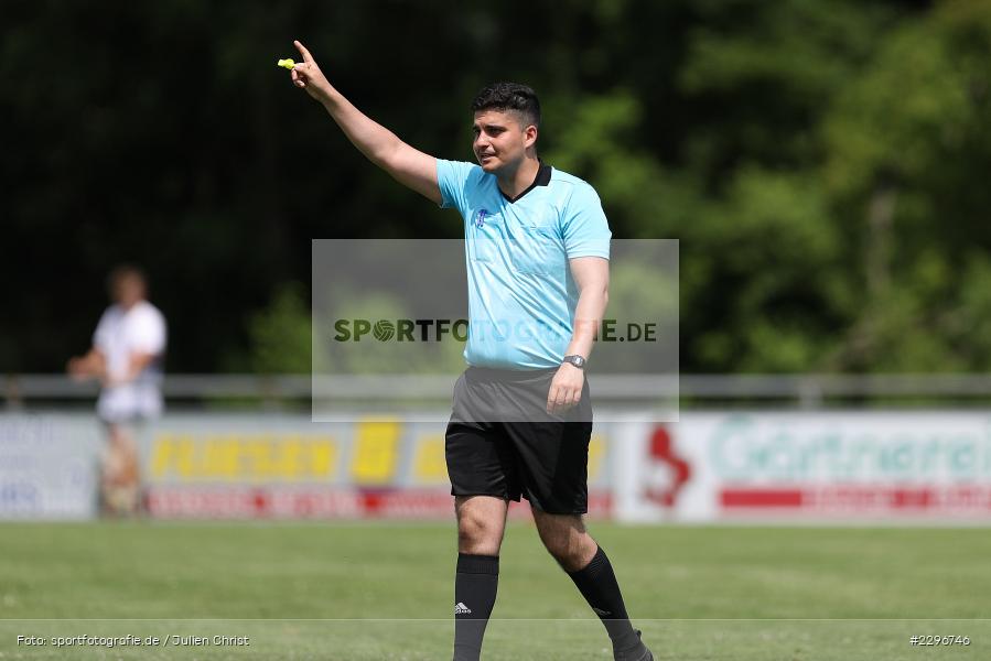Schiedsrichter, Cihan Arslan, Sportgelände, Karlburg, 27.06.2021, Freundschaftsspiele, sport, action, Fussball, Deutschland, Juni 2021, Saison 2021/2022, TUS, TSV, TuS Frammersbach, TSV Karlburg - Bild-ID: 2296746