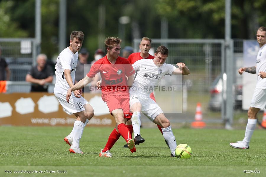 Fabio Gobbo, Sebastian Fries, Tim Zachrau, Sportgelände, Karlburg, 27.06.2021, Freundschaftsspiele, sport, action, Fussball, Deutschland, Juni 2021, Saison 2021/2022, TUS, TSV, TuS Frammersbach, TSV Karlburg - Bild-ID: 2296802