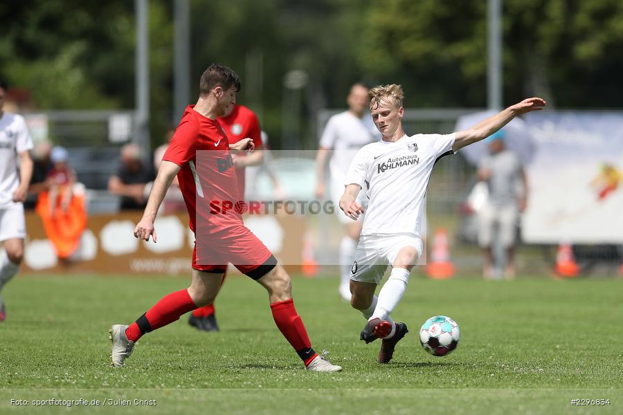Julian Etzel, Marco Kunzmann, Sportgelände, Karlburg, 27.06.2021, Freundschaftsspiele, sport, action, Fussball, Deutschland, Juni 2021, Saison 2021/2022, TUS, TSV, TuS Frammersbach, TSV Karlburg - Bild-ID: 2296834