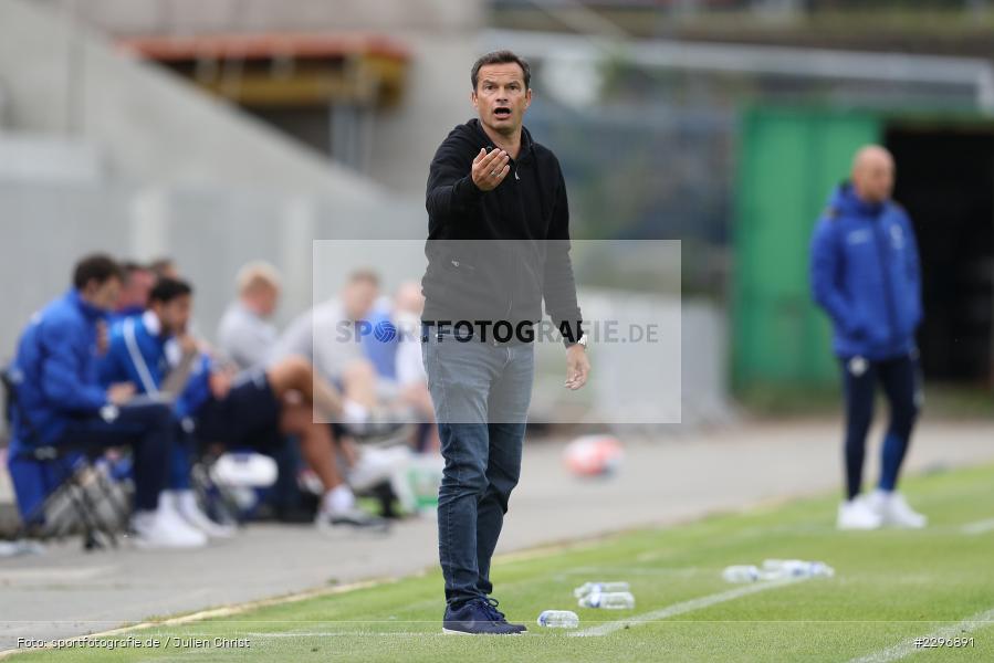 Trainer, Hände, Arme, gestikuliert, Vincent Hognon, Merck-Stadion, Darmstadt, 01.07.2021, Freundschaftsspiele, sport, action, Fussball, Deutschland, Juli 2021, Saison 2021/2022, 2. Bundesliga, BGL, Swift Hesperange, SVD, Swift Hesperingen, SV Darmstadt 98 - Bild-ID: 2296891