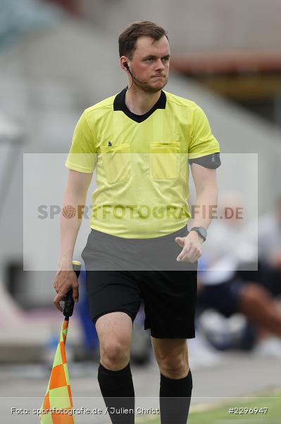 Assistent, Schiedsrichter, Marius Ulbrich, Merck-Stadion, Darmstadt, 01.07.2021, Freundschaftsspiele, sport, action, Fussball, Deutschland, Juli 2021, Saison 2021/2022, 2. Bundesliga, BGL, Swift Hesperange, SVD, Swift Hesperingen, SV Darmstadt 98 - Bild-ID: 2296947