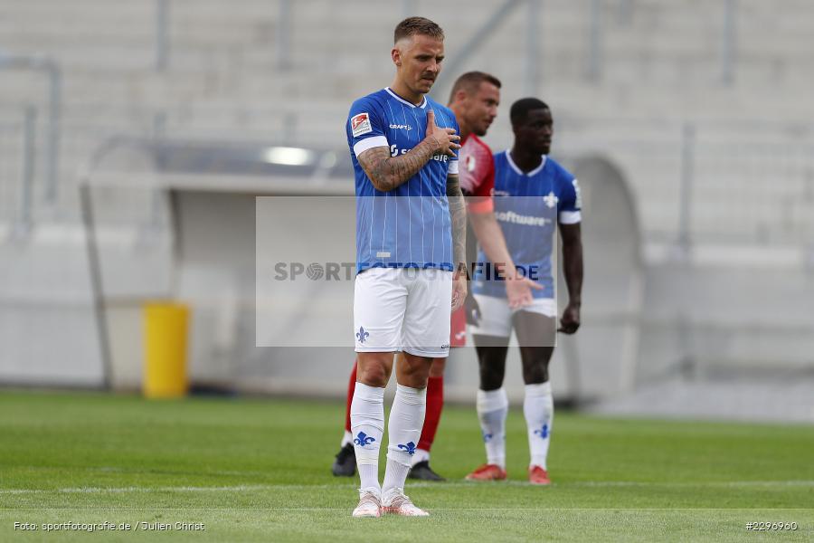 Lilien, Gestik, Wappen, Phillip Tietz, Merck-Stadion, Darmstadt, 01.07.2021, Freundschaftsspiele, sport, action, Fussball, Deutschland, Juli 2021, Saison 2021/2022, 2. Bundesliga, BGL, Swift Hesperange, SVD, Swift Hesperingen, SV Darmstadt 98 - Bild-ID: 2296960