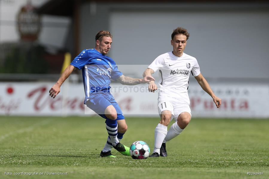 Jari Heuchert, Marco Kramosch, Sportgelaende in der Au, Karlstadt, 04.07.2021, Freundschaftsspiele, sport, action, Fussball, Deutschland, Juli 2021, Saison 2021/2022, Bezirksliga Unterfranken West, Bayernliga Nord, ASV Rimpar, TSV Karlburg - Bild-ID: 2296987