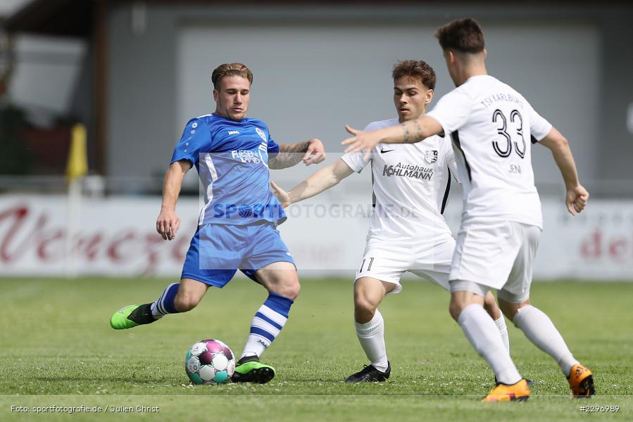 Jari Heuchert, Marco Kramosch, Sportgelaende in der Au, Karlstadt, 04.07.2021, Freundschaftsspiele, sport, action, Fussball, Deutschland, Juli 2021, Saison 2021/2022, Bezirksliga Unterfranken West, Bayernliga Nord, ASV Rimpar, TSV Karlburg - Bild-ID: 2296989