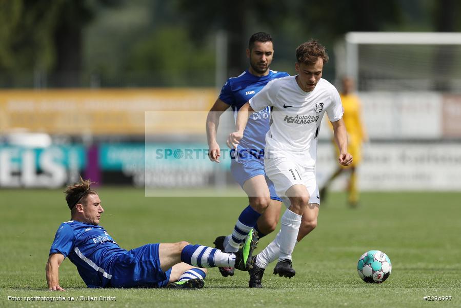 Jari Heuchert, Sportgelaende in der Au, Karlstadt, 04.07.2021, Freundschaftsspiele, sport, action, Fussball, Deutschland, Juli 2021, Saison 2021/2022, Bezirksliga Unterfranken West, Bayernliga Nord, ASV Rimpar, TSV Karlburg - Bild-ID: 2296997