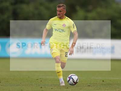 Fotos von FC Würzburger Kickers - TSV Aubstadt auf sportfotografie.de