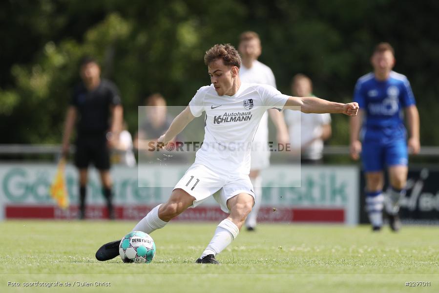 Jari Heuchert, Sportgelaende in der Au, Karlstadt, 04.07.2021, Freundschaftsspiele, sport, action, Fussball, Deutschland, Juli 2021, Saison 2021/2022, Bezirksliga Unterfranken West, Bayernliga Nord, ASV Rimpar, TSV Karlburg - Bild-ID: 2297011 Jari Heuchert, Sportgelaende in der Au, Karlstadt, 04.07.2021, Freundschaftsspiele, sport, action, Fussball, Deutschland, Juli 2021, Saison 2021/2022, Bezirksliga Unterfranken West, Bayernliga Nord, ASV Rimpar, TSV Karlburg - Bild-ID: 2297011