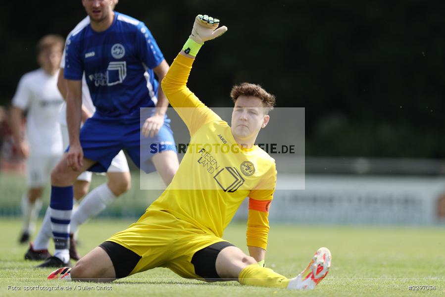 Torwart, Robin Michel, Sportgelaende in der Au, Karlstadt, 04.07.2021, Freundschaftsspiele, sport, action, Fussball, Deutschland, Juli 2021, Saison 2021/2022, Bezirksliga Unterfranken West, Bayernliga Nord, ASV Rimpar, TSV Karlburg - Bild-ID: 2297034