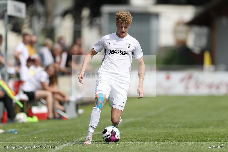 Adrian Winter, Sportgelaende in der Au, Karlstadt, 04.07.2021, Freundschaftsspiele, sport, action, Fussball, Deutschland, Juli 2021, Saison 2021/2022, Bezirksliga Unterfranken West, Bayernliga Nord, ASV Rimpar, TSV Karlburg - Bild-ID: 2297052