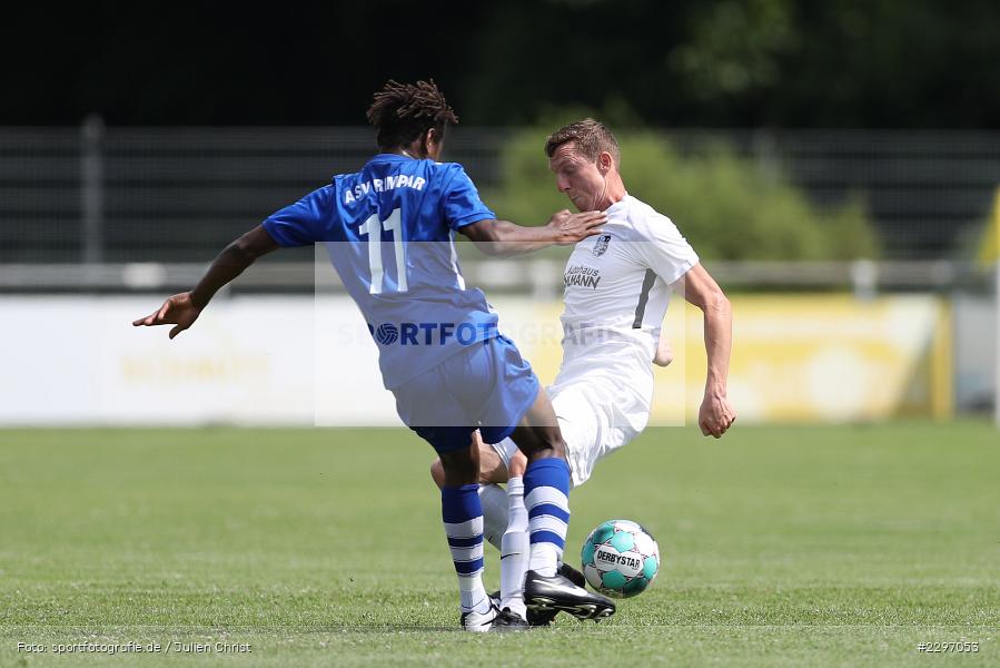 Sebastian Fries, Sadia Balde, Sportgelaende in der Au, Karlstadt, 04.07.2021, Freundschaftsspiele, sport, action, Fussball, Deutschland, Juli 2021, Saison 2021/2022, Bezirksliga Unterfranken West, Bayernliga Nord, ASV Rimpar, TSV Karlburg - Bild-ID: 2297053