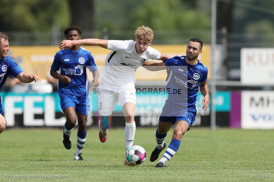 Adrian Winter, Sportgelaende in der Au, Karlstadt, 04.07.2021, Freundschaftsspiele, sport, action, Fussball, Deutschland, Juli 2021, Saison 2021/2022, Bezirksliga Unterfranken West, Bayernliga Nord, ASV Rimpar, TSV Karlburg - Bild-ID: 2297058