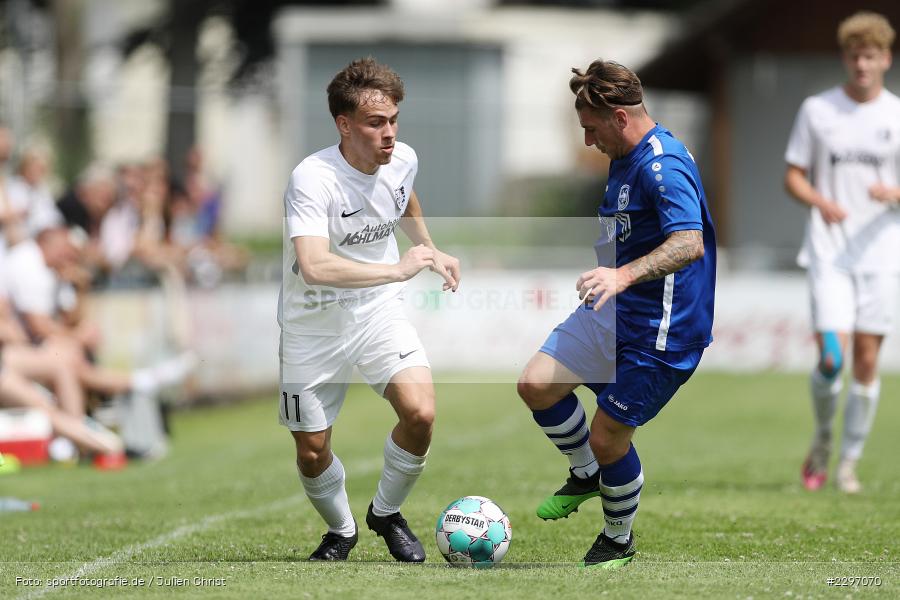 Marco Kramosch, Jari Heuchert, Sportgelaende in der Au, Karlstadt, 04.07.2021, Freundschaftsspiele, sport, action, Fussball, Deutschland, Juli 2021, Saison 2021/2022, Bezirksliga Unterfranken West, Bayernliga Nord, ASV Rimpar, TSV Karlburg - Bild-ID: 2297070