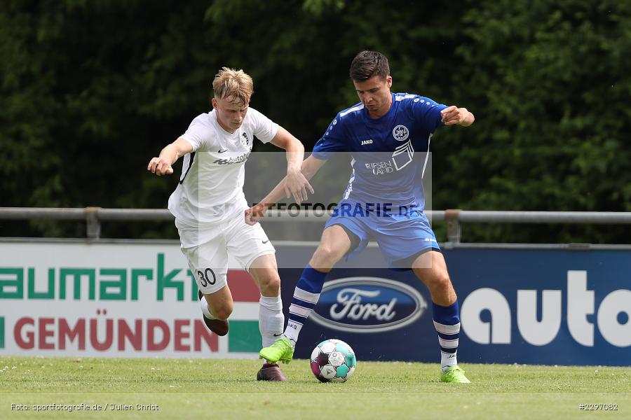 Marco Kunzmann, Louis Reinhart, Sportgelaende in der Au, Karlstadt, 04.07.2021, Freundschaftsspiele, sport, action, Fussball, Deutschland, Juli 2021, Saison 2021/2022, Bezirksliga Unterfranken West, Bayernliga Nord, ASV Rimpar, TSV Karlburg - Bild-ID: 2297082